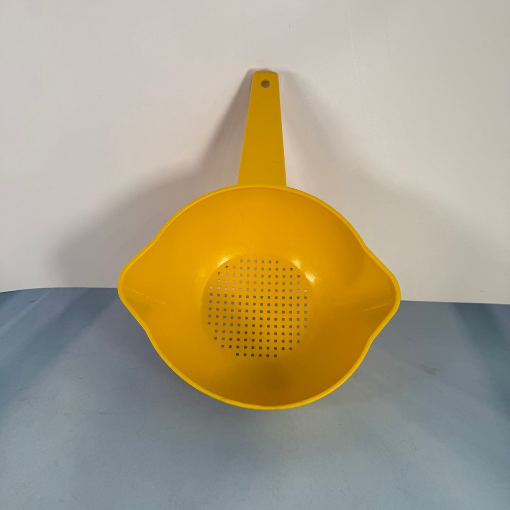 VTG Tupperware Harvest Gold Yellow Strainer Funnel Colander 1200-3 Kitch Utensil